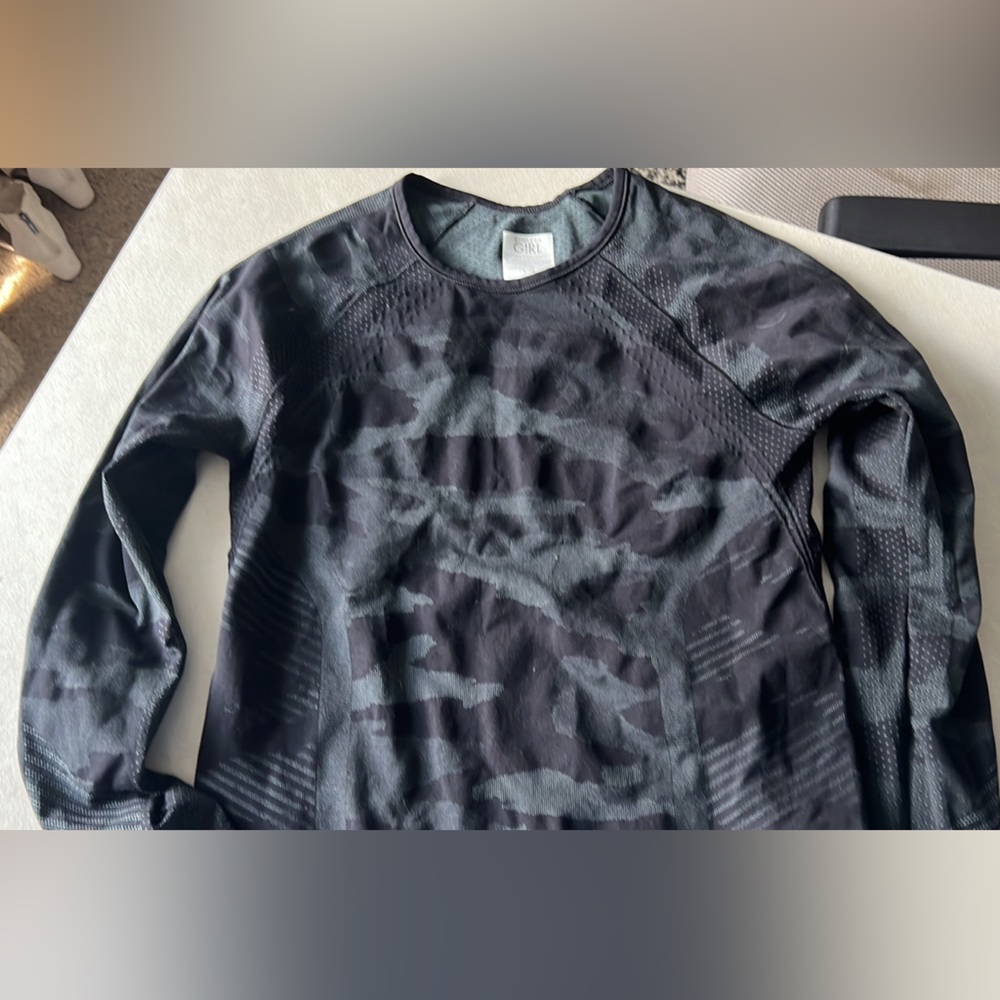 Athleta Girls 12 Seamless Long Sleeve Top
